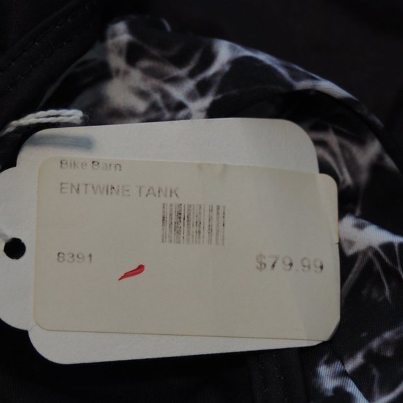 Shebeest Entwine Tank Tops with attached bra - Yoga, cycling, Running - NWT - Picture 7 of 7
